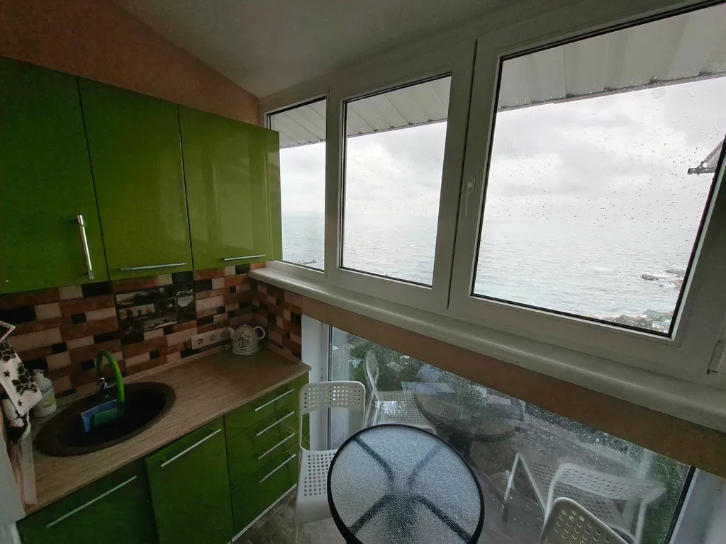 "Лазурный Батилиман", вид на море с 8-ого этажа