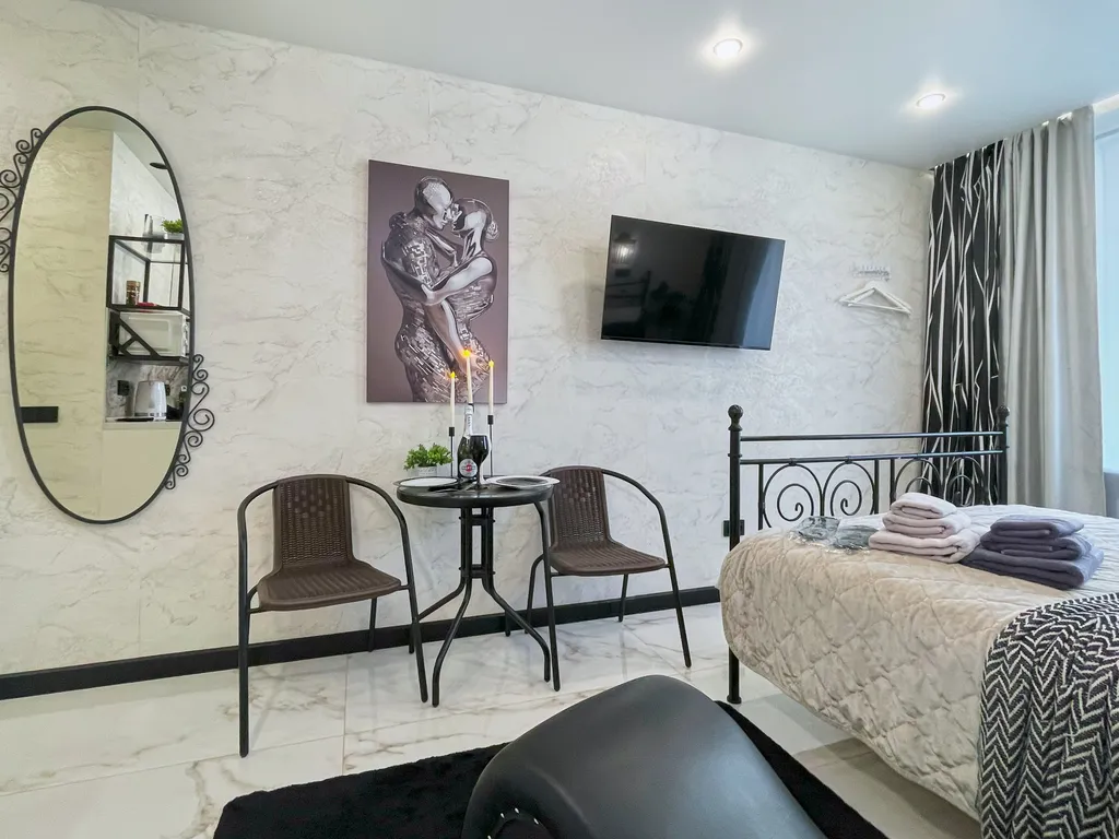 Студия с большой джакузи для двоих