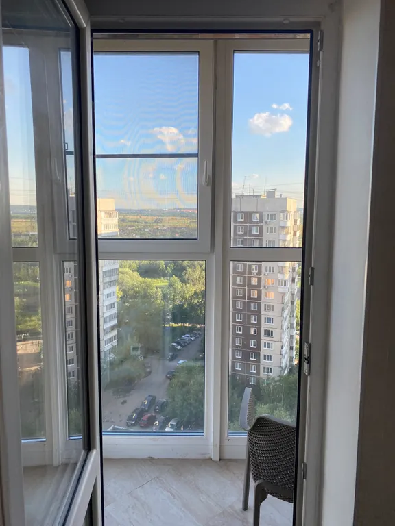 Двухкомнатные апартаменты в новостройке с витражным балконом