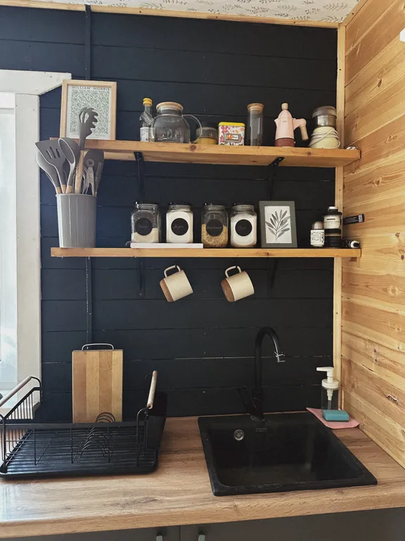 Дом с душой у соснового леса