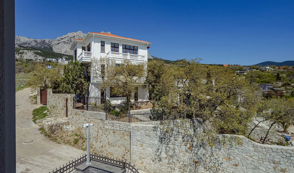 Комфорт Пик с видом на горы