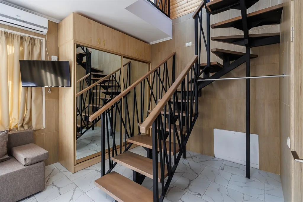 Двухэтажный коттедж, бассейн