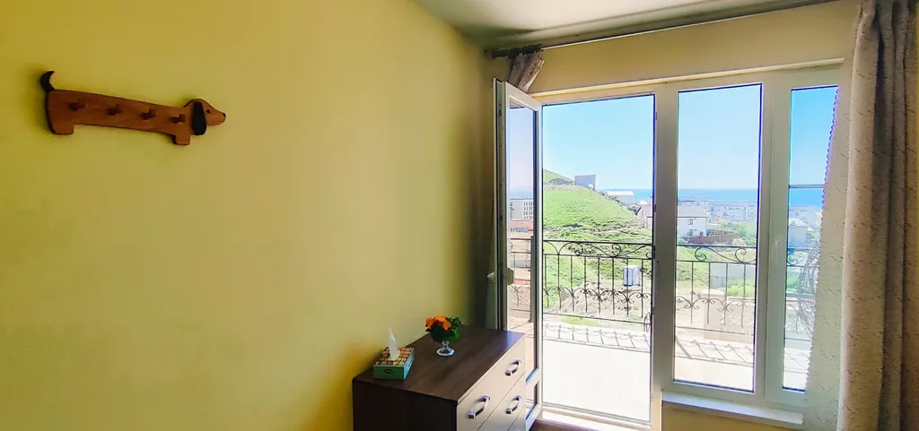 Апартаменты у моря с большой террасой, панорамным видом на море и горы