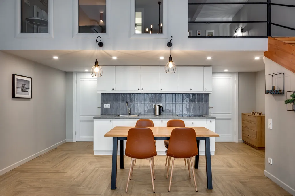 Однокомнатная двухуровневая современная квартира