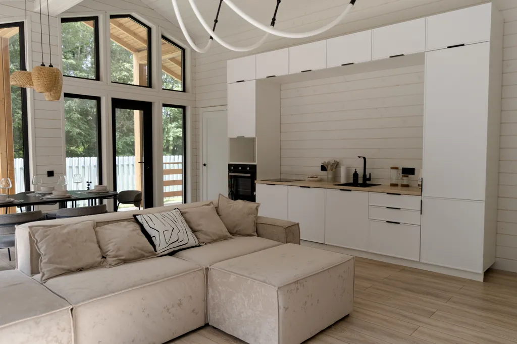 Современный дом в лесу