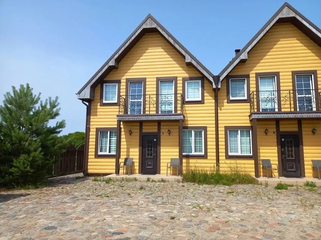 Коттедж у озера