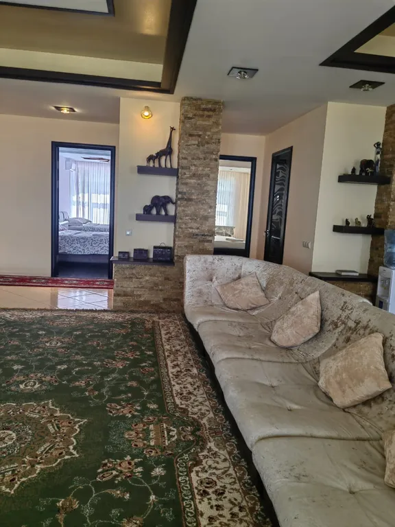 Шикарная квартира с видом на море.