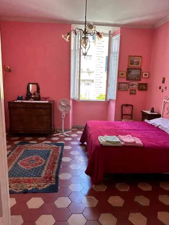 Большая комната в старинном итальянском стиле