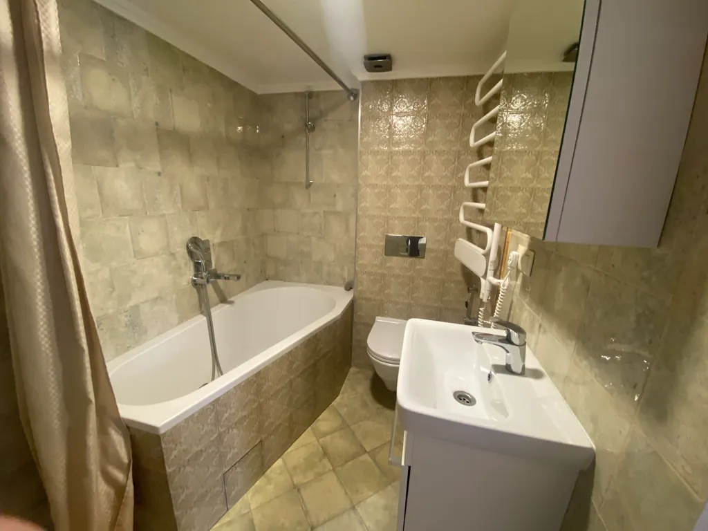 Двухуровневые просторные апартаменты с видом на море.