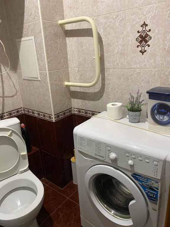 По-домашнему уютная квартира, всегда есть горячая вода, с кондиционером