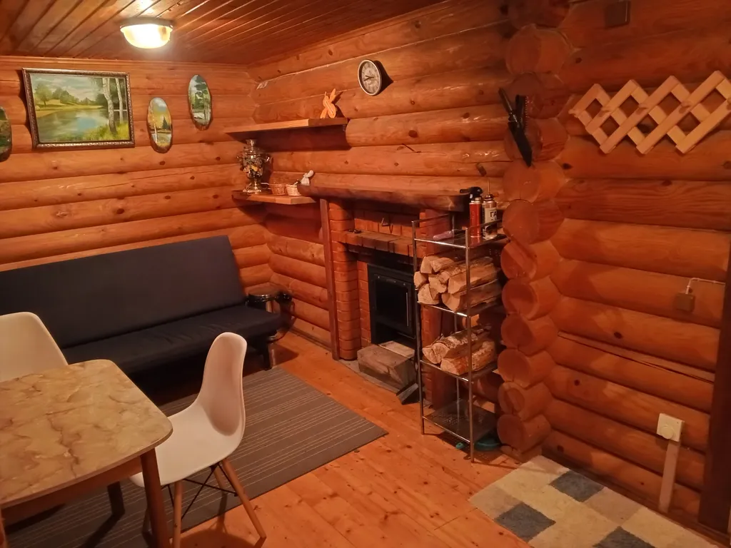 Уютный, бревенчатый дом