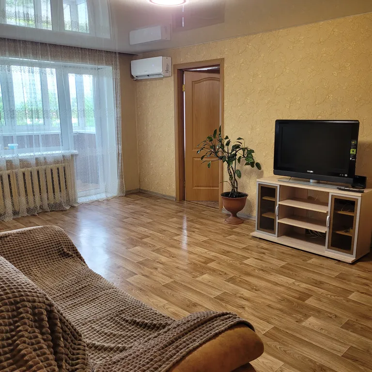 Уютная квартира в центре города — аренда посуточно в Артём