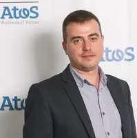 Олег Попов