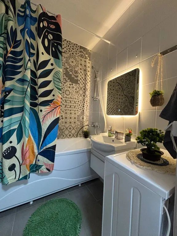 Уютная студия с террасой с видом на горы и бассейны