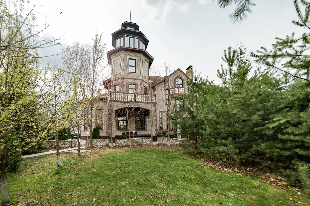 6-комнатный Дом