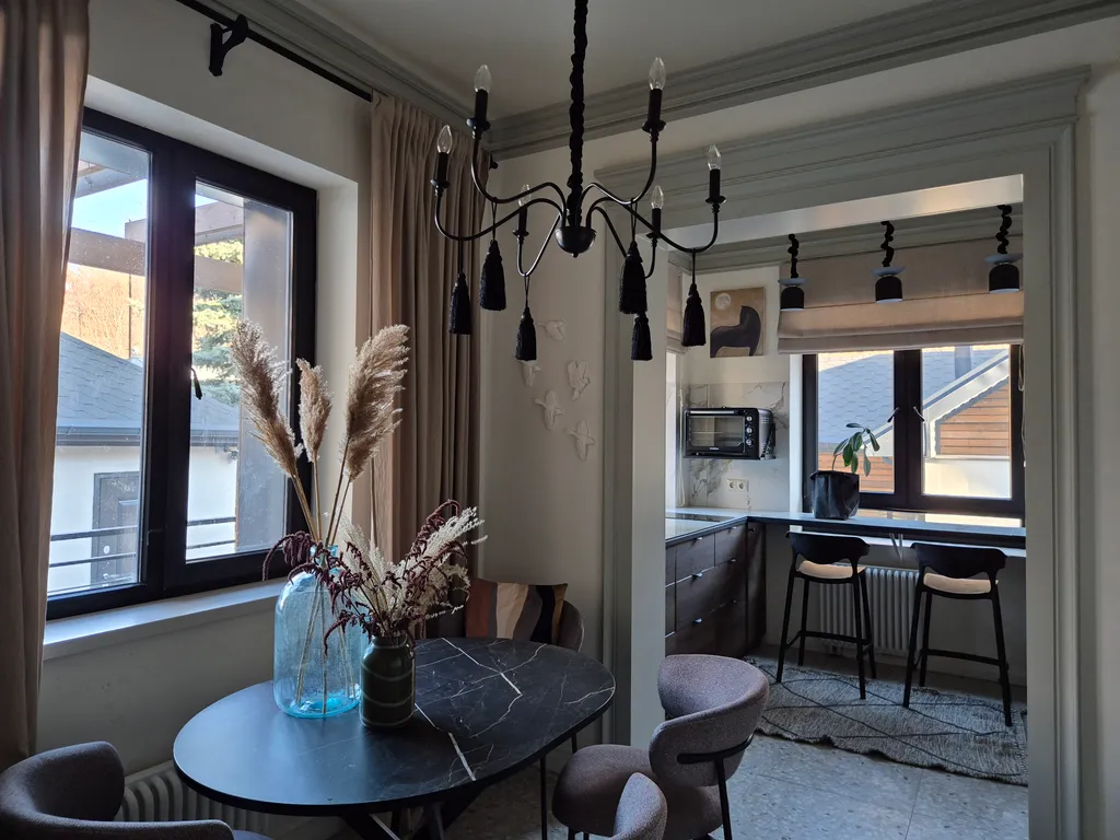 Дом в Кисловодске с авторскими интерьерами на стыке курорта и природы