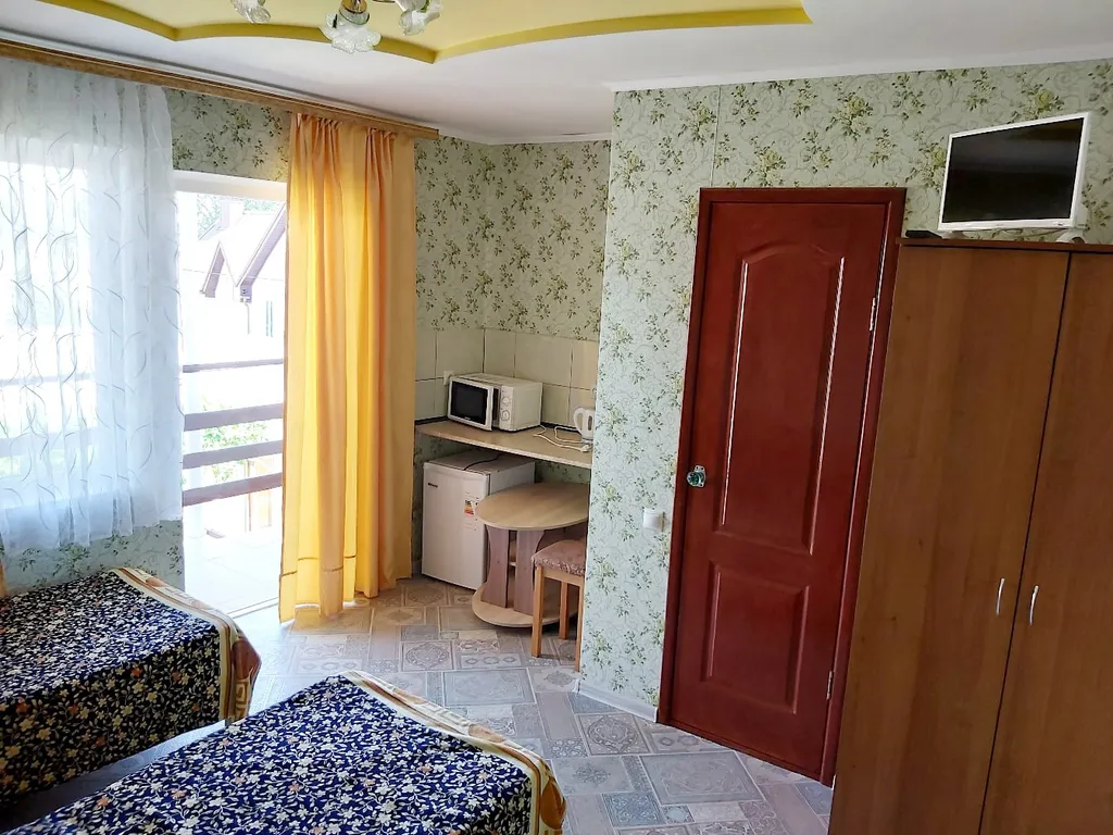 Квартира Комната на 3-их со всеми удобствами — аренда посуточно в Феодосия