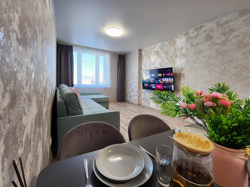 3-комнатная на Взлетке возле ТРЦ Планета