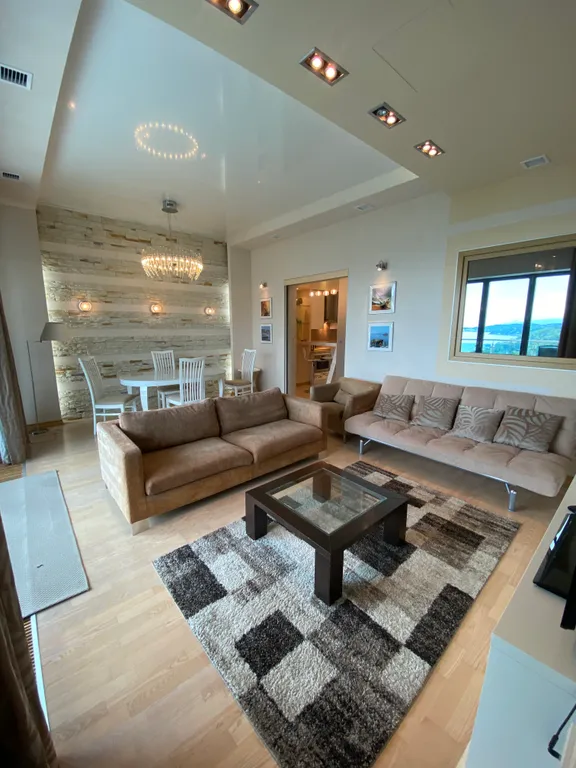 Королевский Парк 3х комнатная с видом на море