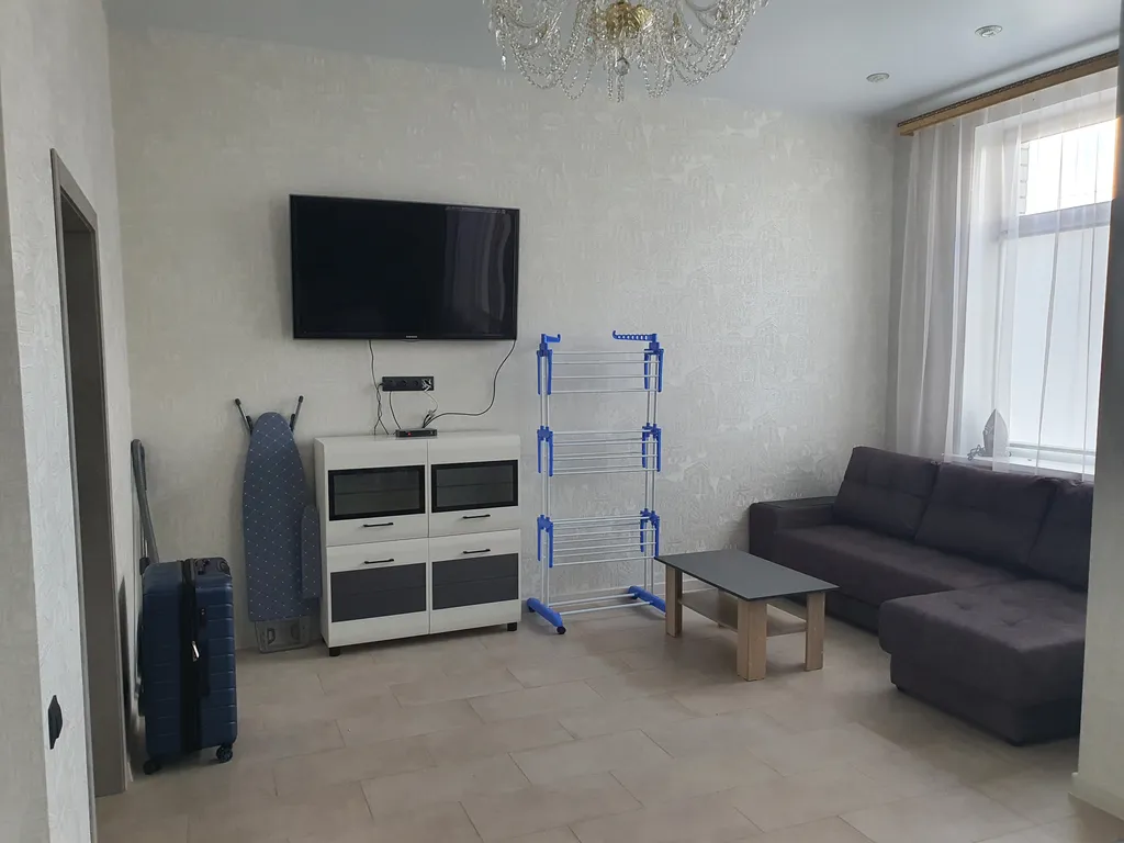 Просторные апартаменты с отдельным входом и свободной парковкой