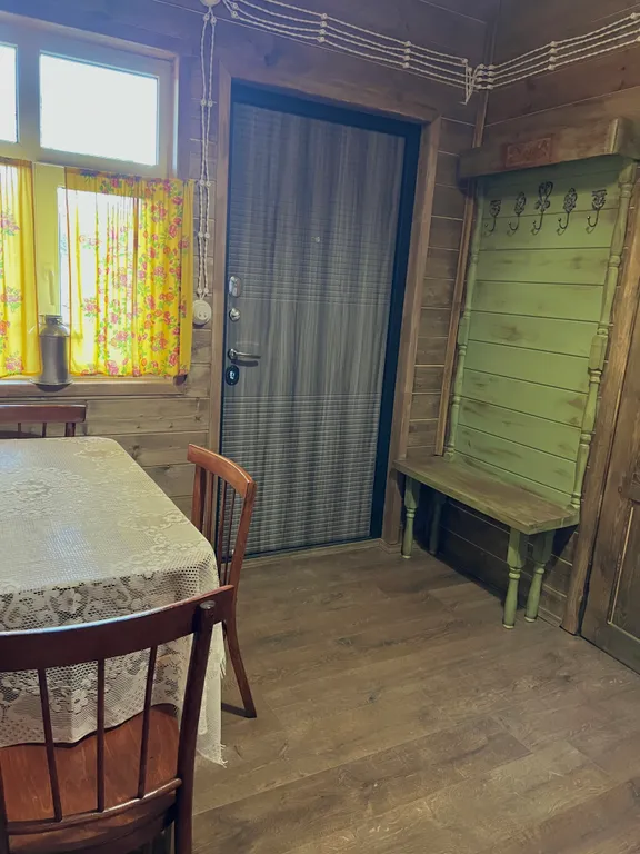 Дом в горах у реки