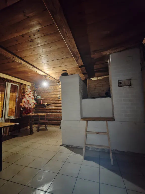 Дом на берегу реки