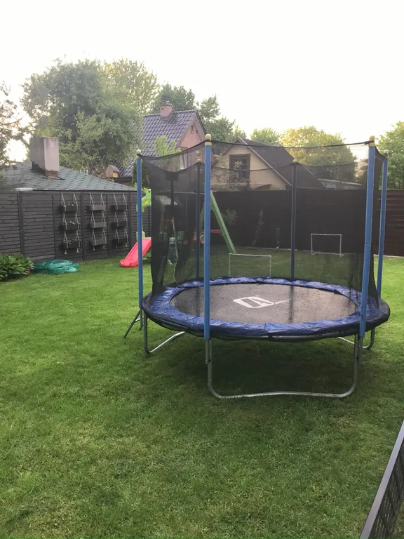 Двухуровневая квартира с 3 спальнями в частном доме