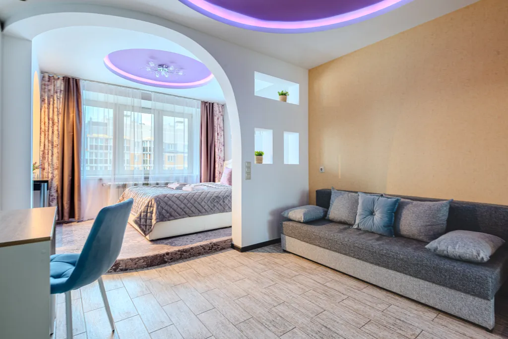 В тихом районе с удобной кроватью, гостиничный сервис, бесконтактно