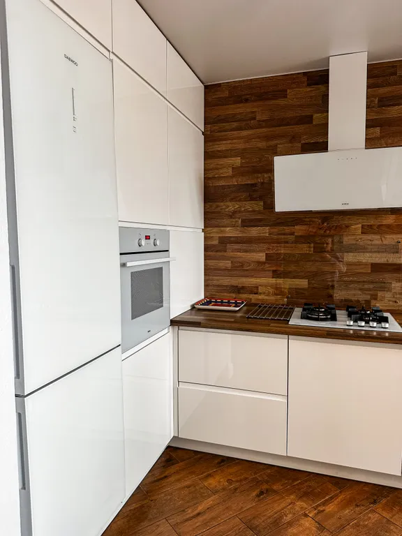 Geometry - просторная квартира с панорамным видом на реку в центре