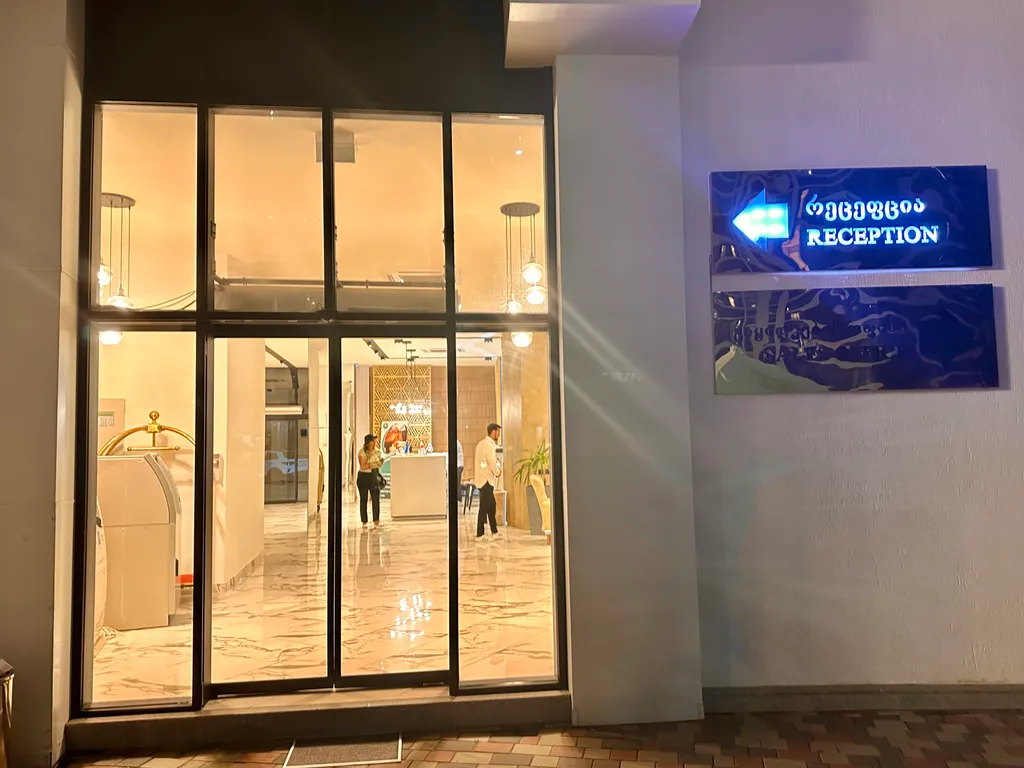 2-х комнатный апарт, бассейн + парковка, жк white sails