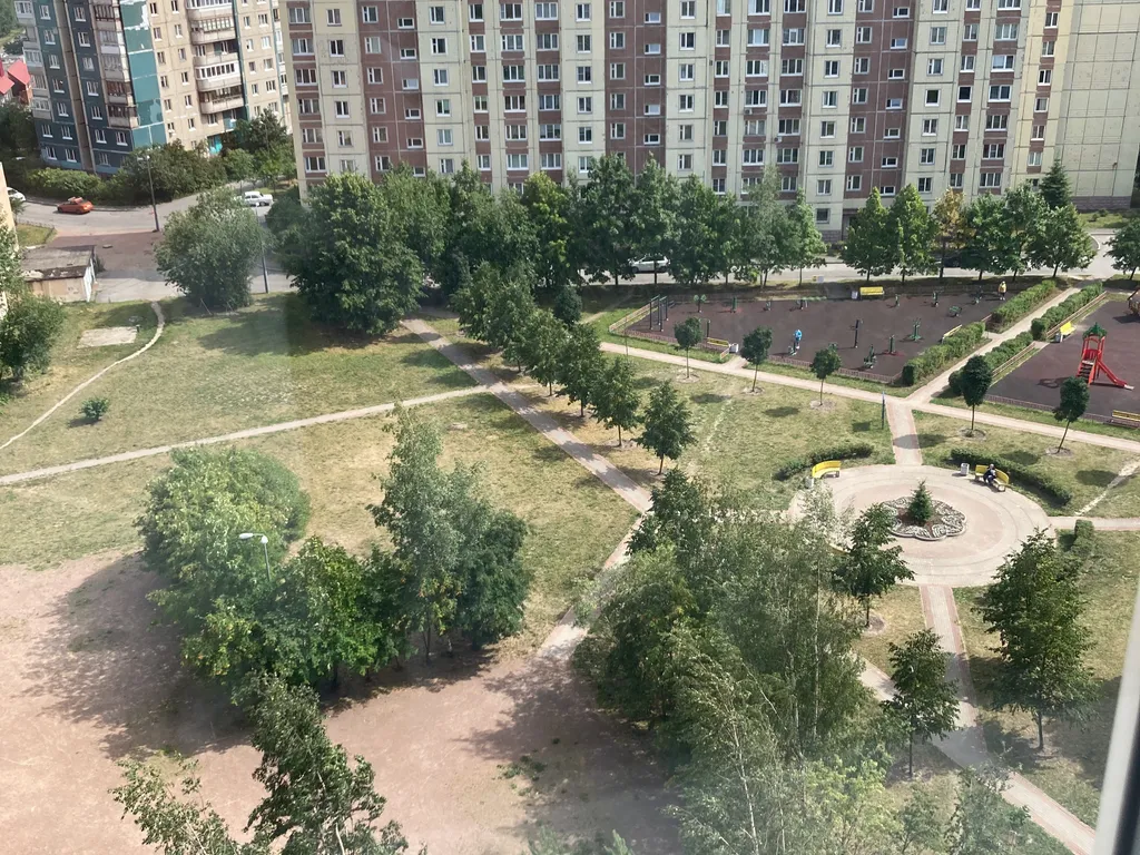 Светлая квартира рядом с Ледовым дворцом