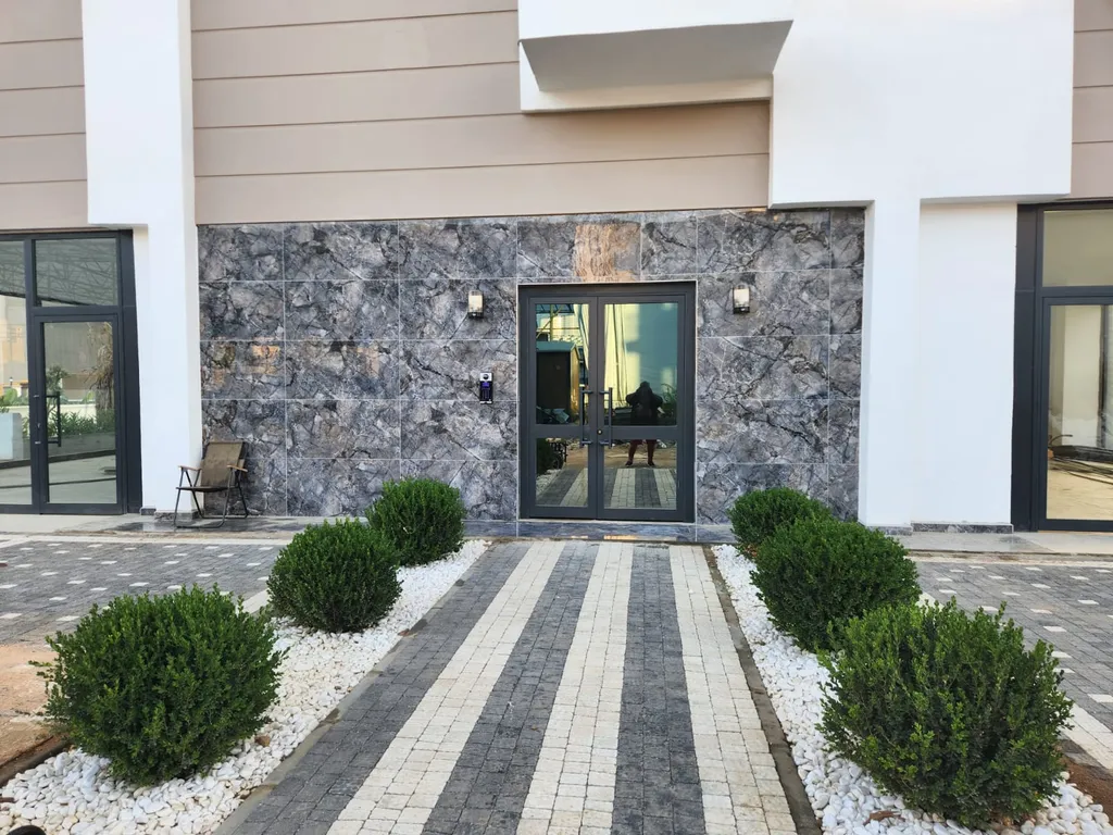 Новая бутик-резиденция на берегу моря в сентябре и октябре