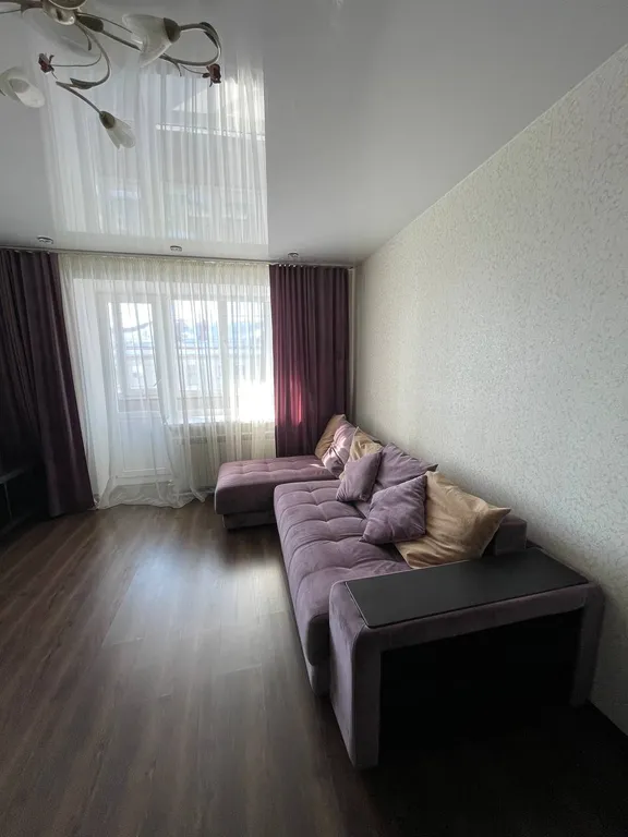 В центре Ишима, просторная 2-комнатная для командировок и семьи