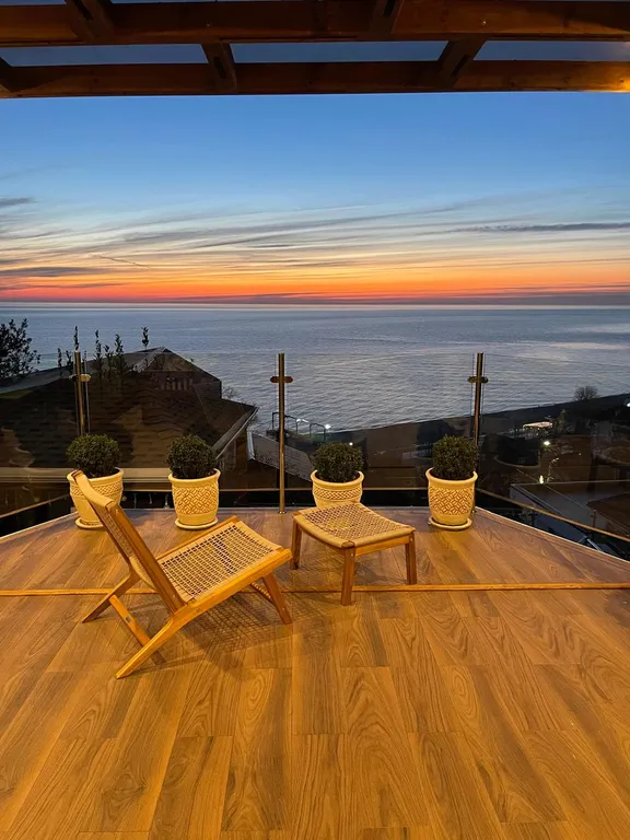 Дом с  бассейном, финской сауной, джакузи и шикарным видом на море