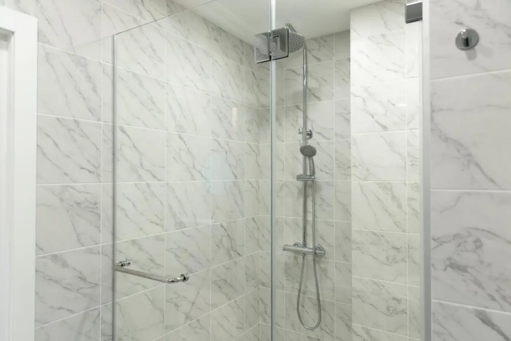 Белоснежный люкс с джакузи у Гринвича