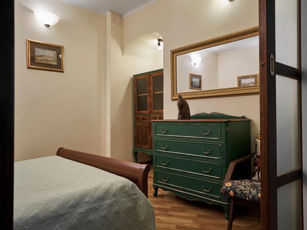 Апартаменты Кареты и Лошади с тремя спальнями рядом с Эрмитажем