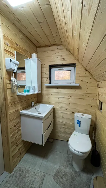 Двухэтажный дом в самом центре Софийской поляны