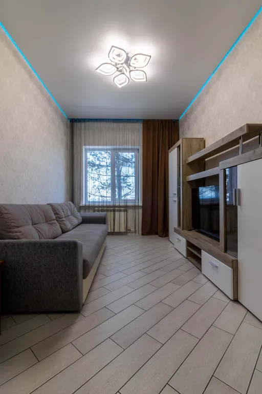 Апартаменты 2 в частном доме с тёплым бассейном у моря