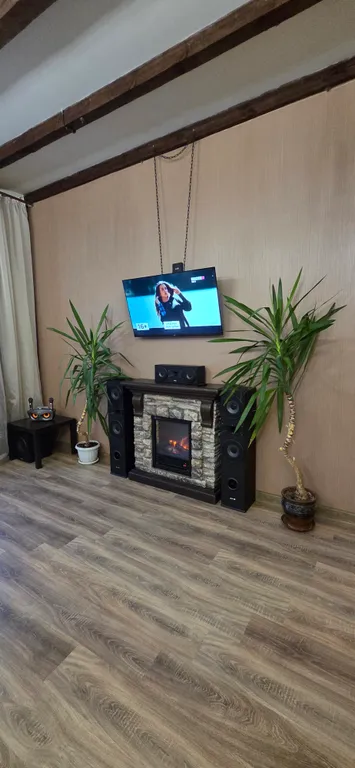 Коттедж с баней и бассейном-купелью в уникальном месте