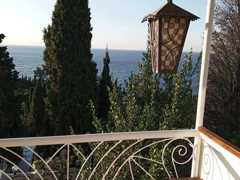 Двухкомнатный с балконом