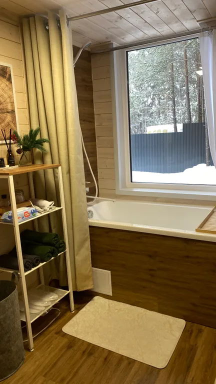 Дом с чаном среди соснового леса