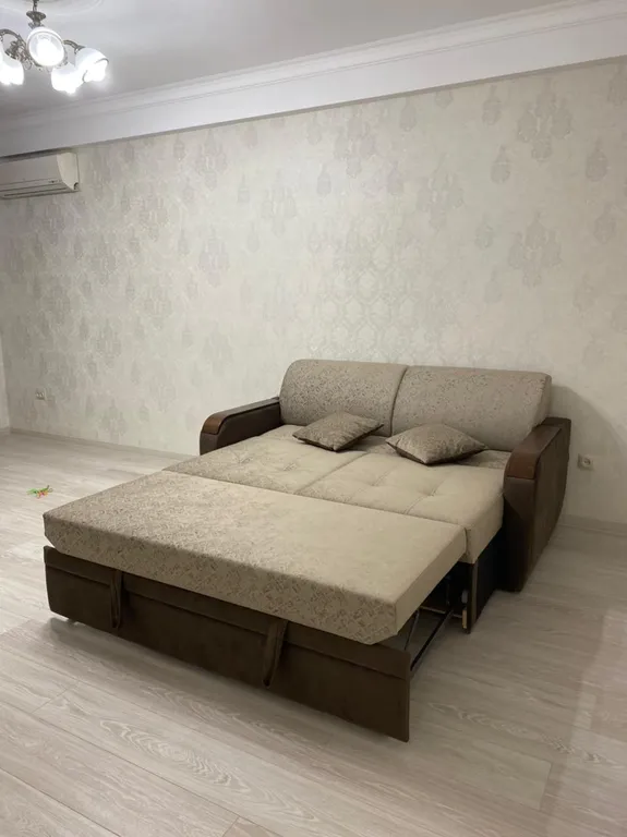 Уютная квартира с новым евроремонтом в центре города — аренда посуточно в Каспийск