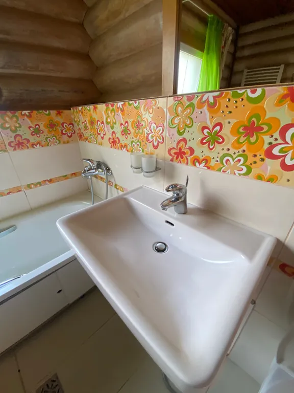 Уютный дом на побережье, на опушке соснового бора