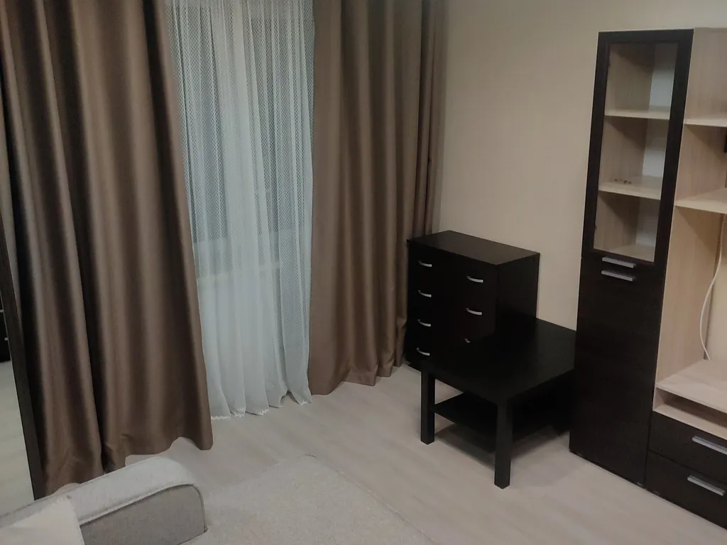 2-комнатная уютная и теплая квартира с хорошим ремонтом.