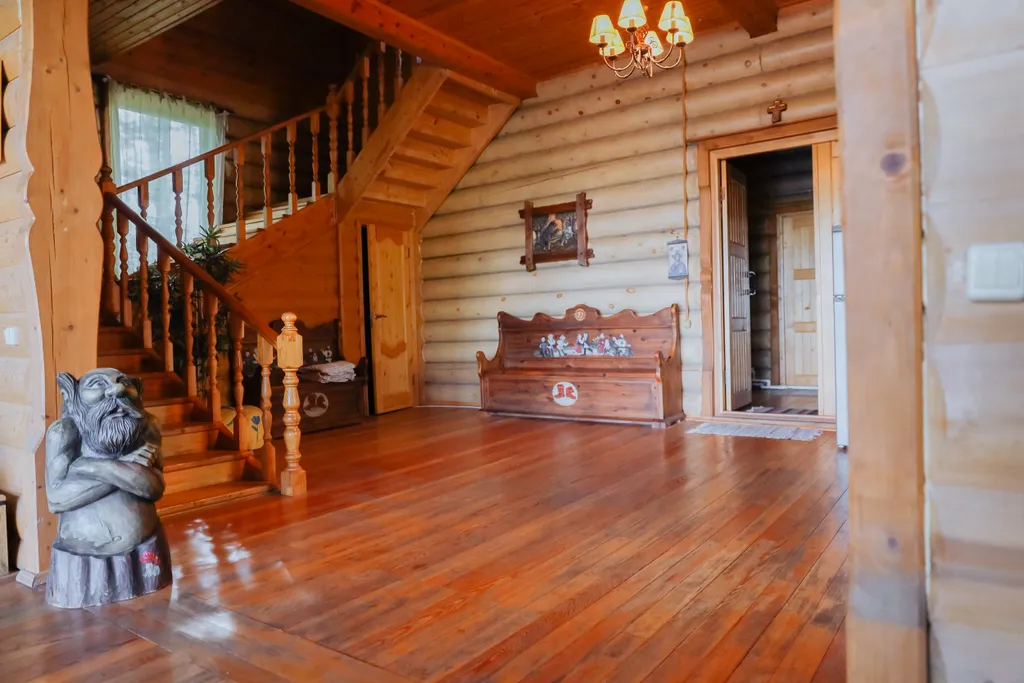 Огромная фамильная усадьба с баней на берегу водохранилища