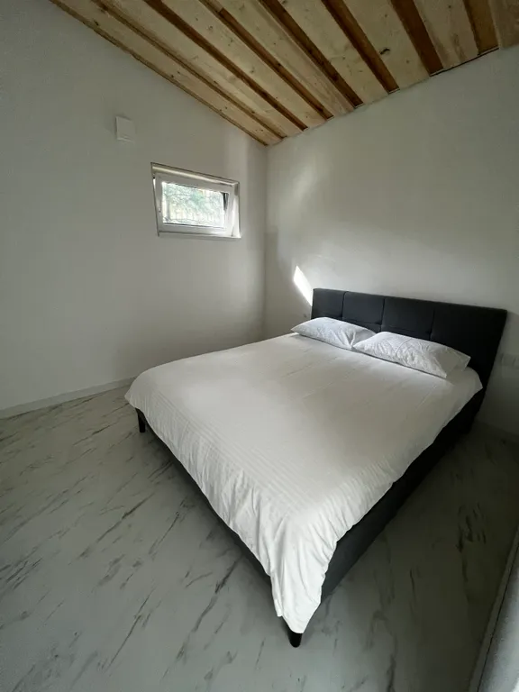 Стильный дом на берегу Ладожского озера с панорамным видом