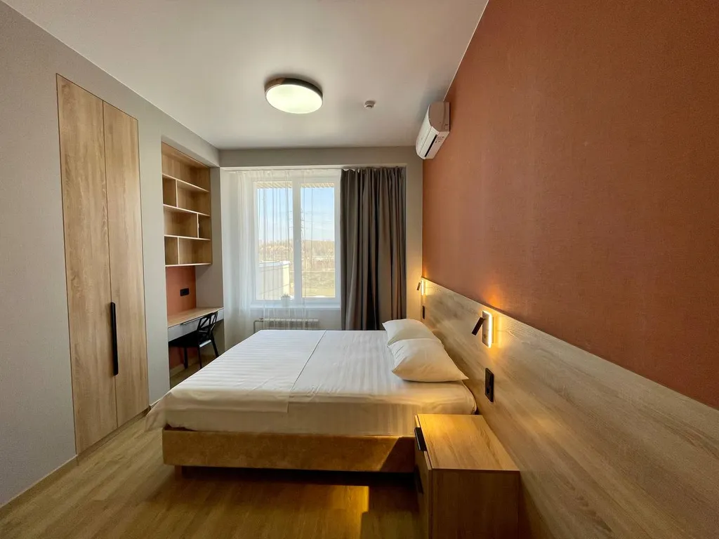 "В Гости!" на Запорожской 69  (1к студия №5 рядом с БЦ "Сити")