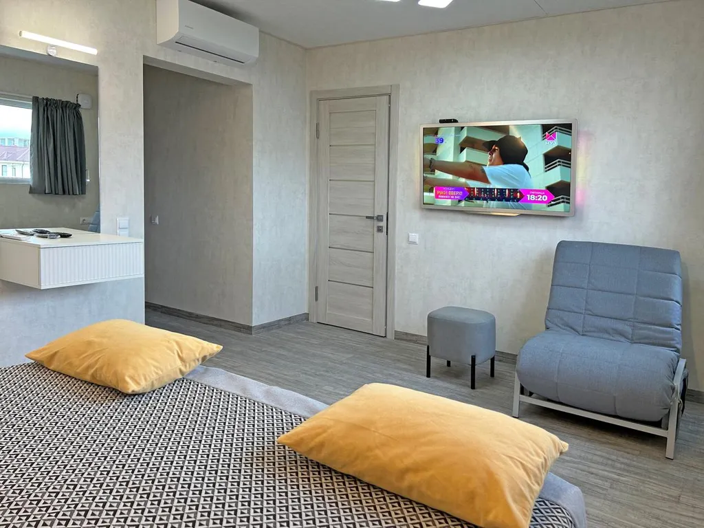 Семиместный апартамент с балконом