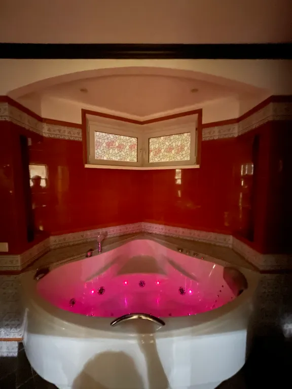 Шикарная квартира с джакузи и сауной