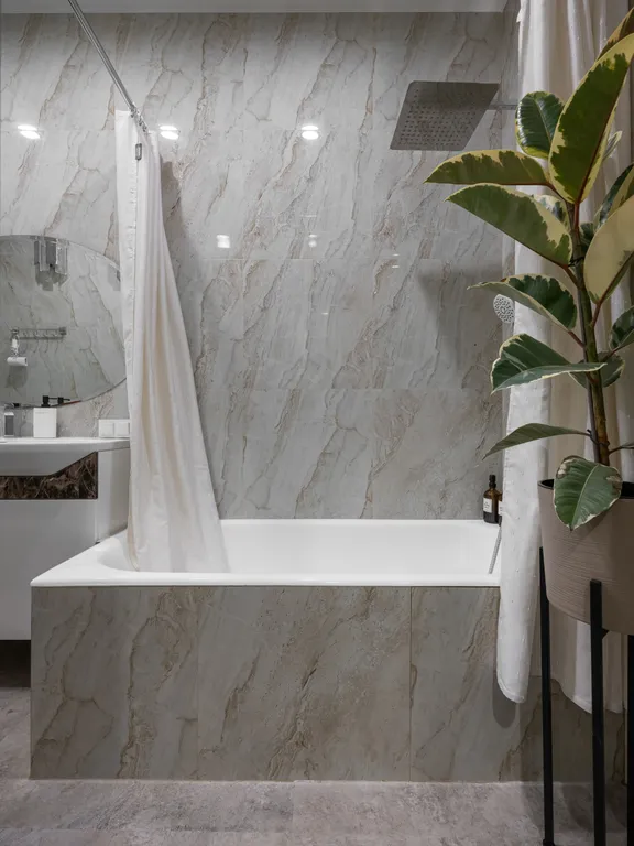 Просторная квартира у Патриарших с проектором